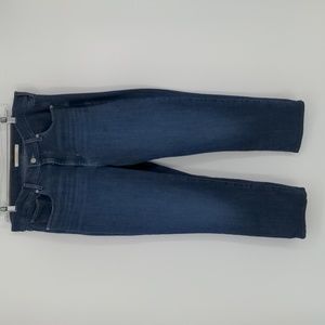 Levi's Women's Classic Straight Jean Size 32 Medium Wash Denim Casual Solid‎